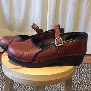 Dansko Mary-Janes. Size 38.